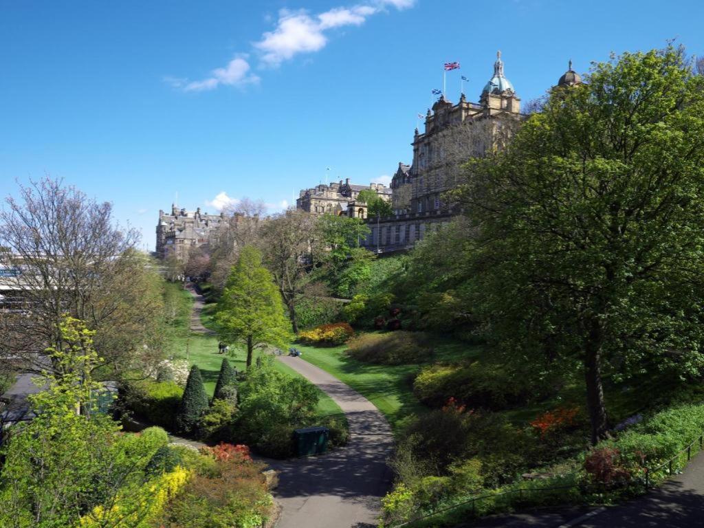 Travelodge Edinburgh Central Queen Street — Fotos 1